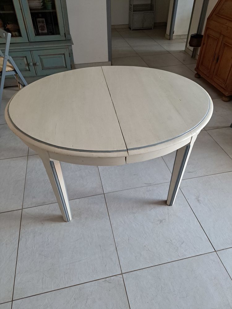 Table repas ovale pouvant accueillir jusqu'� 10 convives 180 Agde (34)