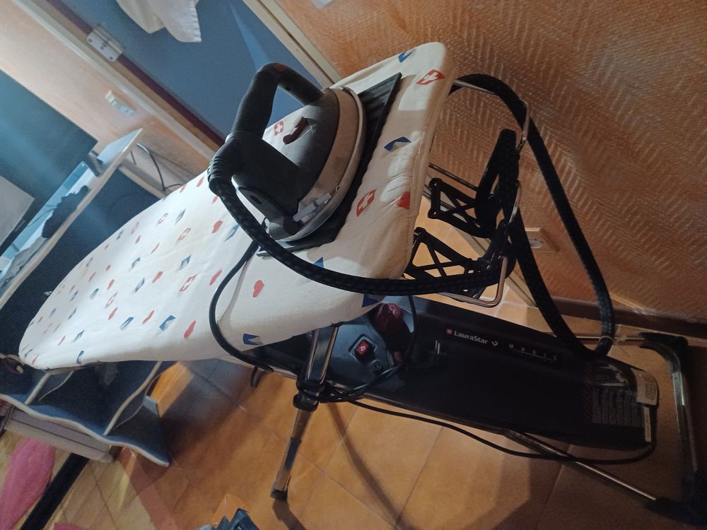 Table de repassage. 200 Vic-la-Gardiole (34)