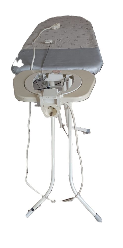 Table � repasser pour centrale vapeur avec prise 30 Saint-Antoine-de-Breuilh (24)