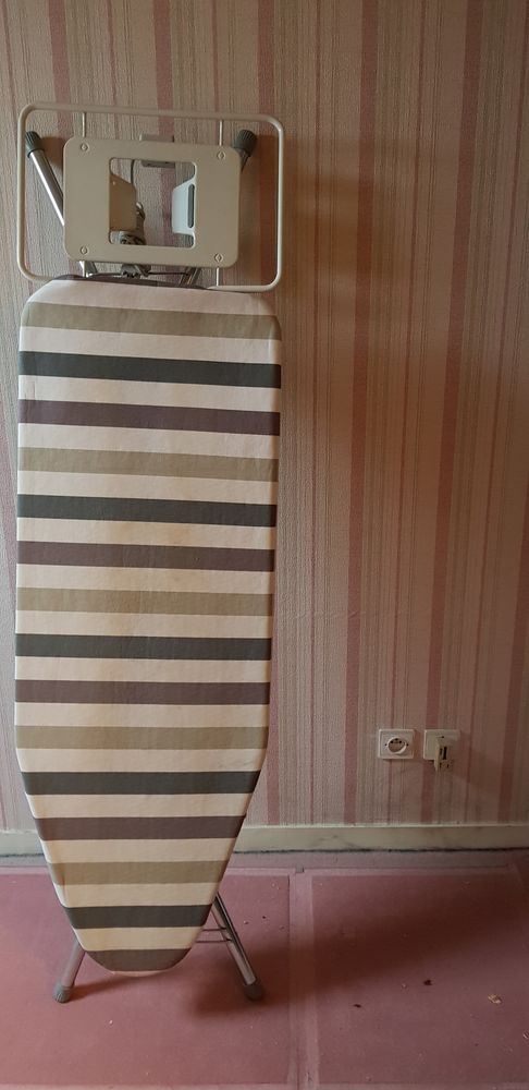 TABLE A REPASSER 20 Orleans (45)