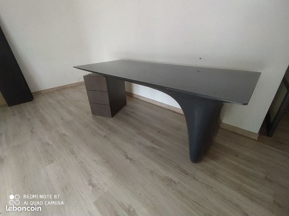 Table Roche Bobois, 
gamme Melt 1650 Ventabren (13)