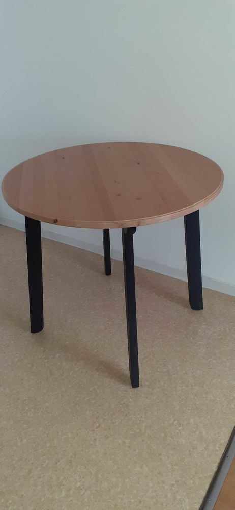 table Ronde 85cm diam�tre en bois,neuve, retrait sur place, paiement esp�re uniquement 50 Vatimont (57)