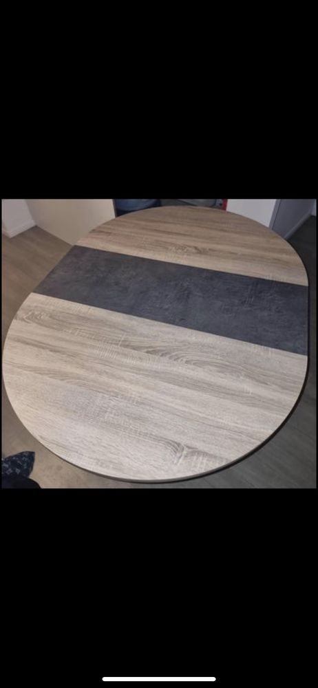 Table ronde avec rallonge et ses 4 chaises 100 Louvres (95)