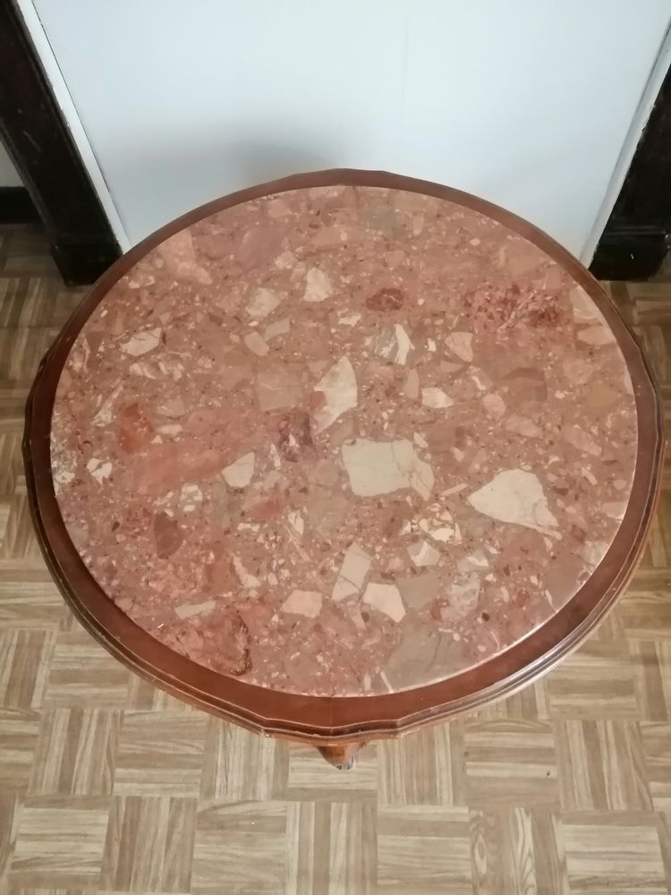 table ronde avec marbre 50 St Marsault (79)