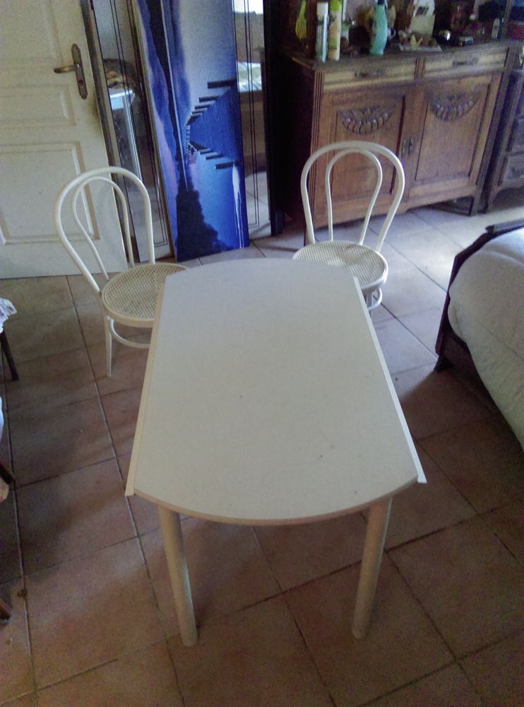 table ronde blanche � deux rallonges pliables 50 Grenay (38)