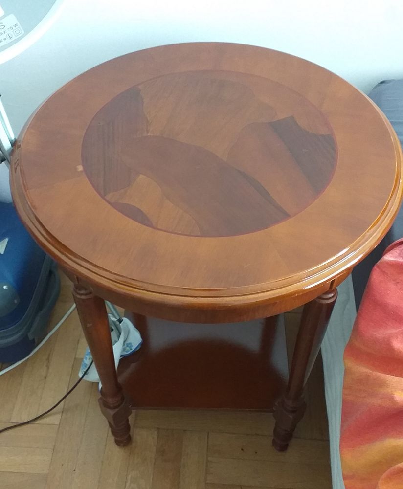 TABLE RONDE EN BOIS 50 Clermont-l'H�rault (34)