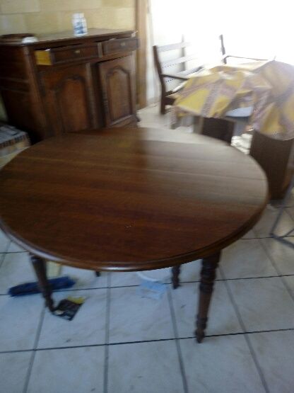 table ronde en bois 
50 Saint-�tienne-du-Rouvray (76)