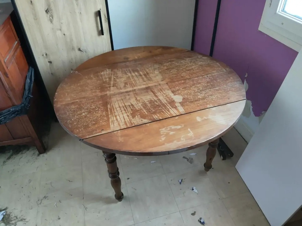 Table Ronde Bois � Restaurer 10 Chazay-d'Azergues (69)