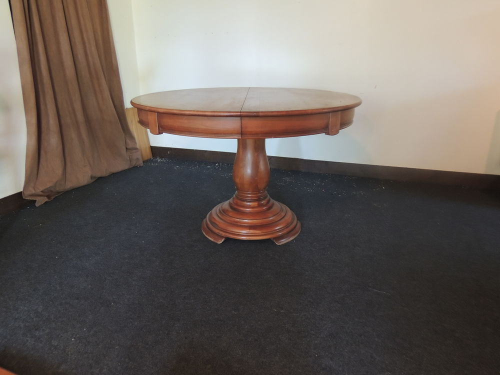 TABLE RONDE BOIS MASSIF
90 Le Sap (61)