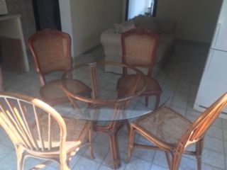 Table ronde et chaise en osier 50 Roquebrune-sur-Argens (83)