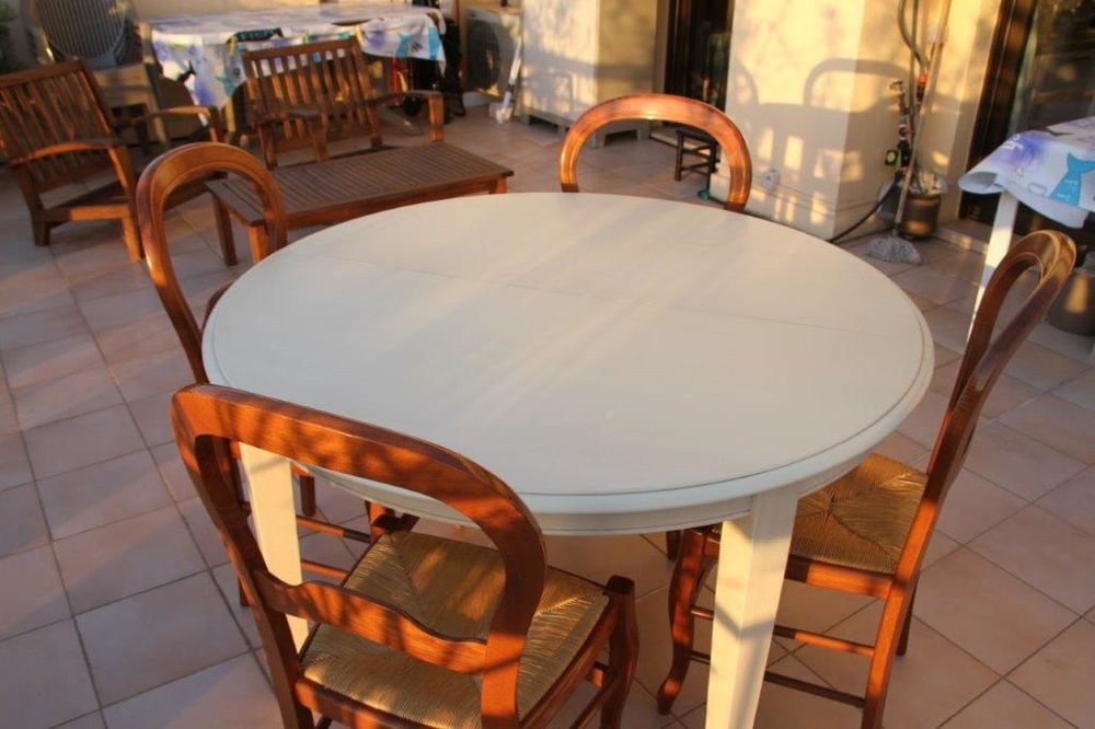 TABLE RONDE +  CHAISES 0 Fr�jus (83)