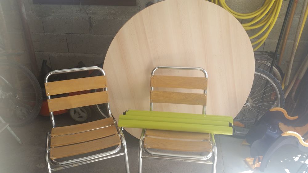 table ronde et chaises 30 Aiserey (21)