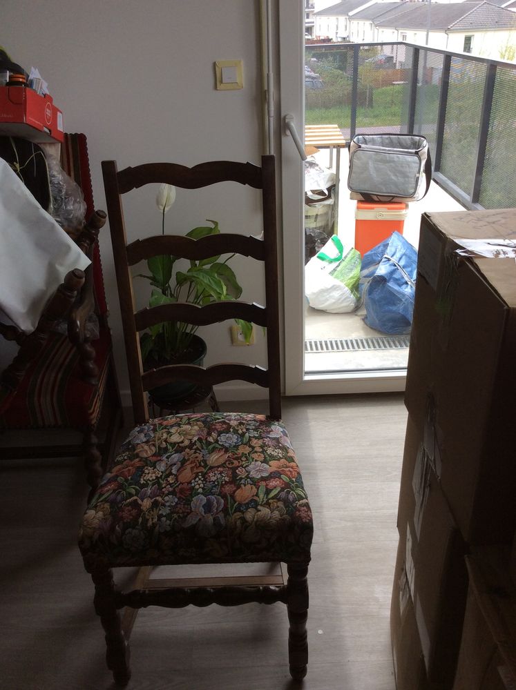 table ronde et 6 chaises 180 Essey-l�s-Nancy (54)