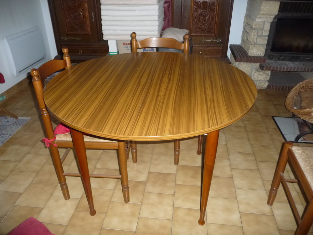 Table ronde + 4 chaises 40 Ch�digny (37)
