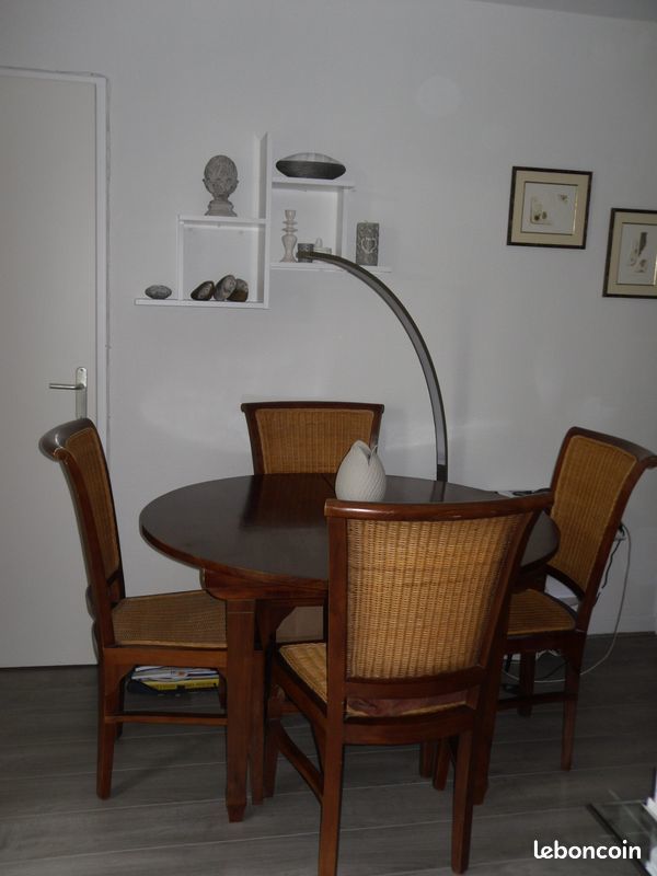 TABLE RONDE + 4 CHAISES 280 �vreux (27)