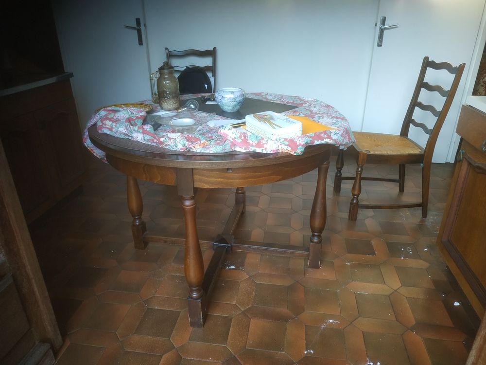 Table ronde + 2 chaises 60 Villenave-d'Ornon (33)