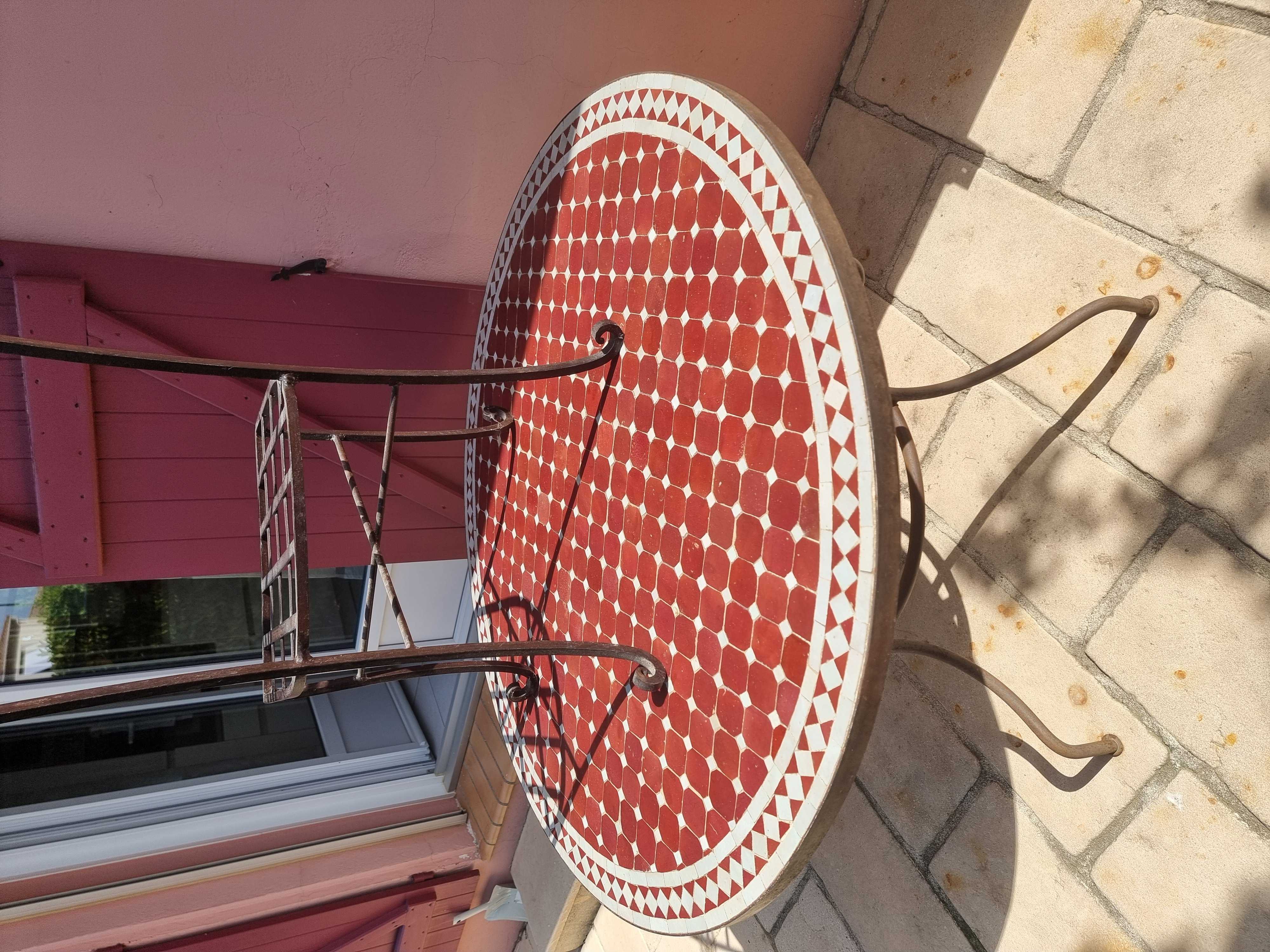 Table ronde 120 cm + 4 chaises en fer forge + plateau 270 B�ziers (34)