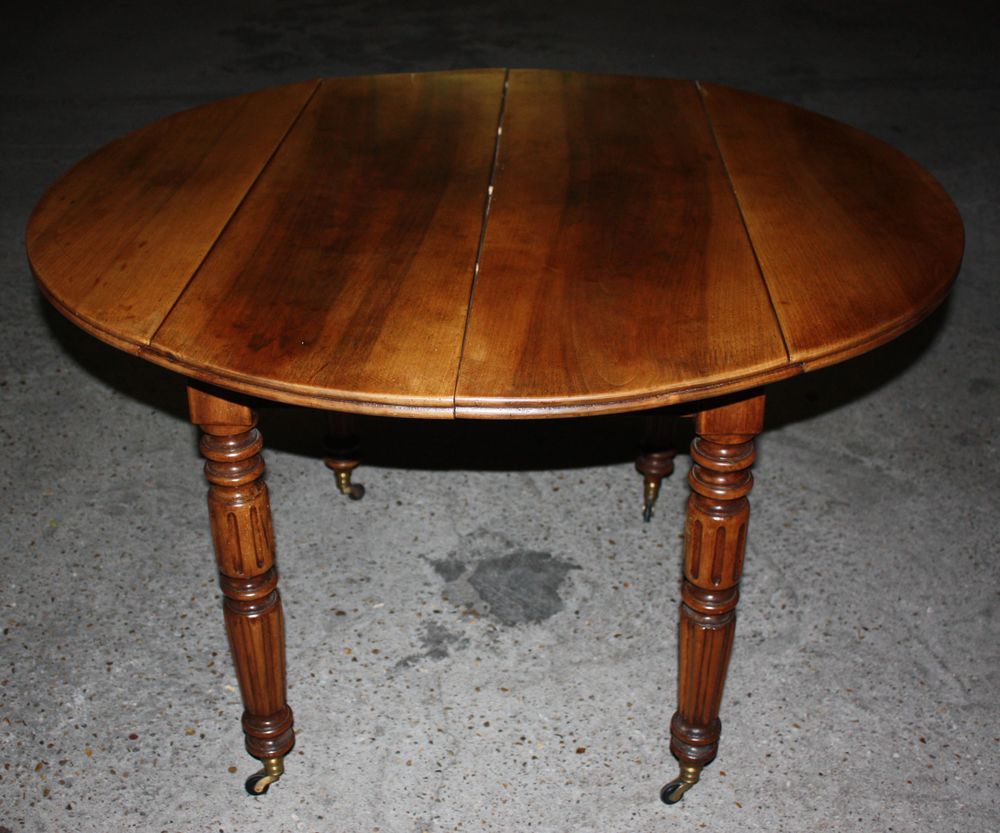 Table ronde en ch�ne massif 200 Boulogne-Billancourt (92)