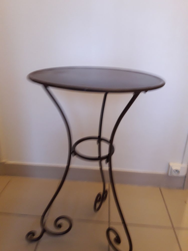 table ronde de d�coration salon 80 Villemomble (93)