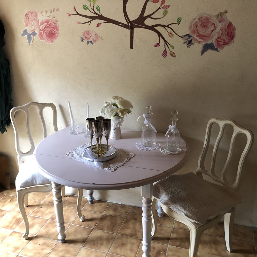 table ronde et deux chaises 100 Plouguerneau (29)