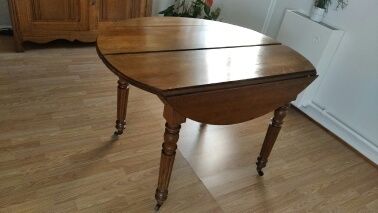 table ronde �poque Louis Philippe ( vers1850) en bois 120 Briey (54)