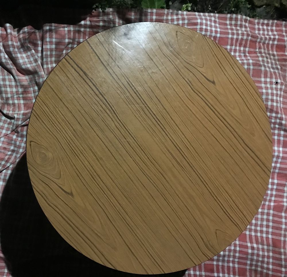 table ronde Formica dessus 15 Verneuil-sur-Avre (27)