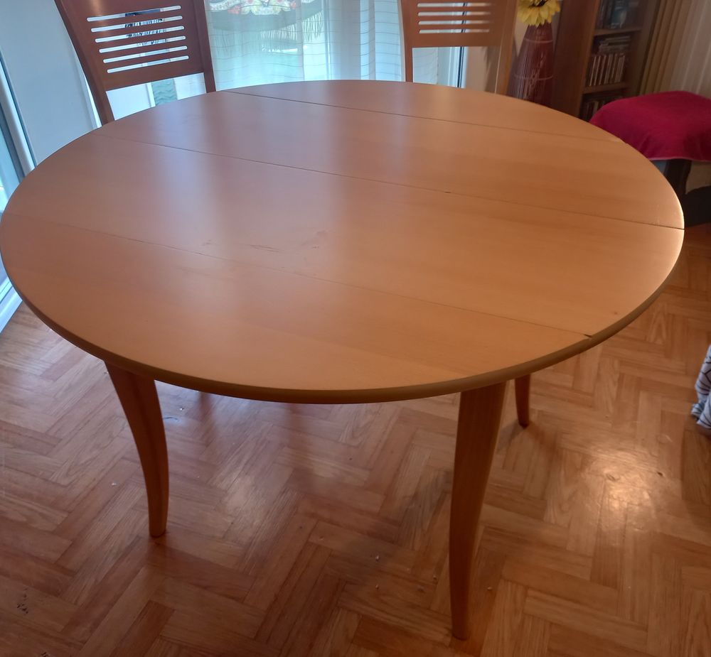 Table ronde en h�tre massif et 4chaises 150 Toulon (83)