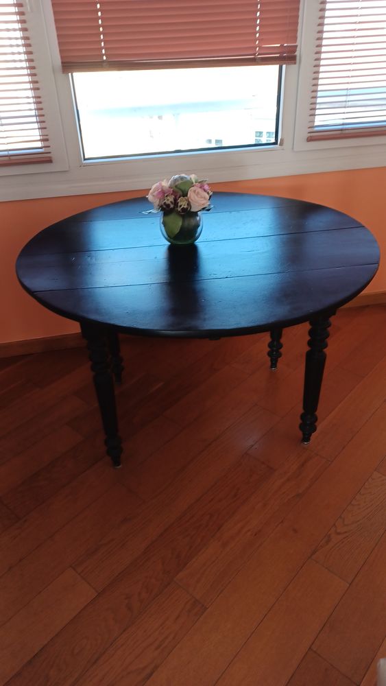 TABLE RONDE LOUIS PHILIPPE NOIRE AVEC 2 RALLONGES
80 Clamart (92)