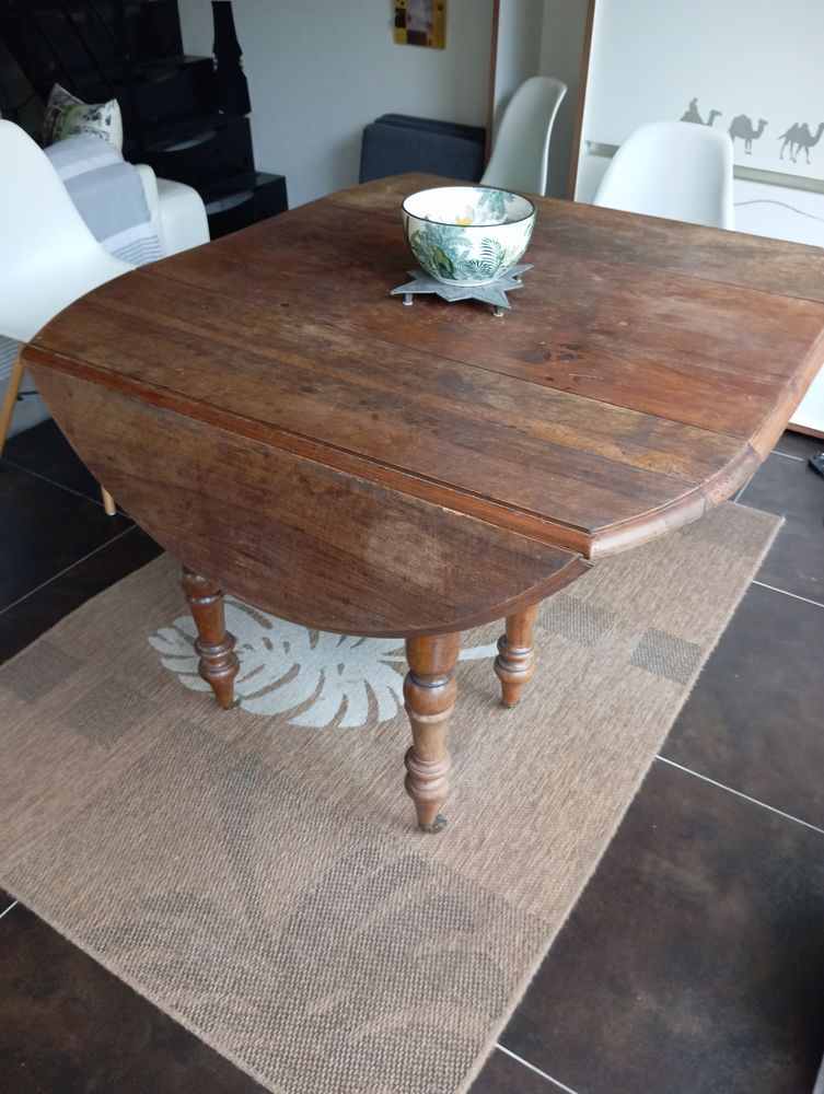 Table ronde  Louis Philippe 6 Pieds en noyer +1 allonge 200 Talence (33)