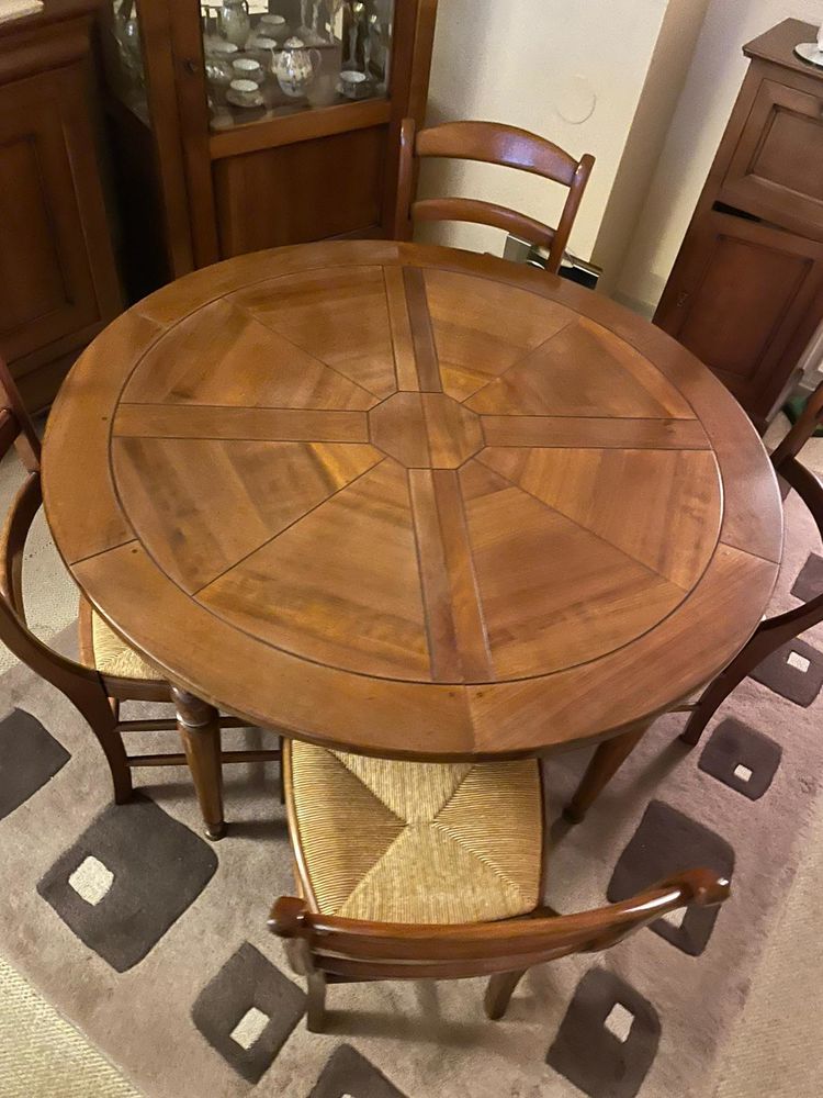 Table ronde en merisier avec 2 rallonges et 4 chaises 100 Noisy-le-Grand (93)