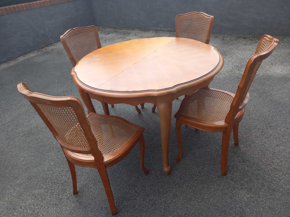 table ronde en merisier avec rallonge et 4 chaises 190 Hesdin (62)
