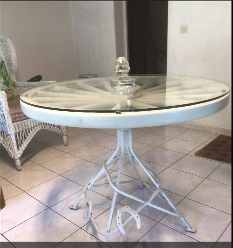 table ronde pivotante 0 Six-Fours-les-Plages (83)