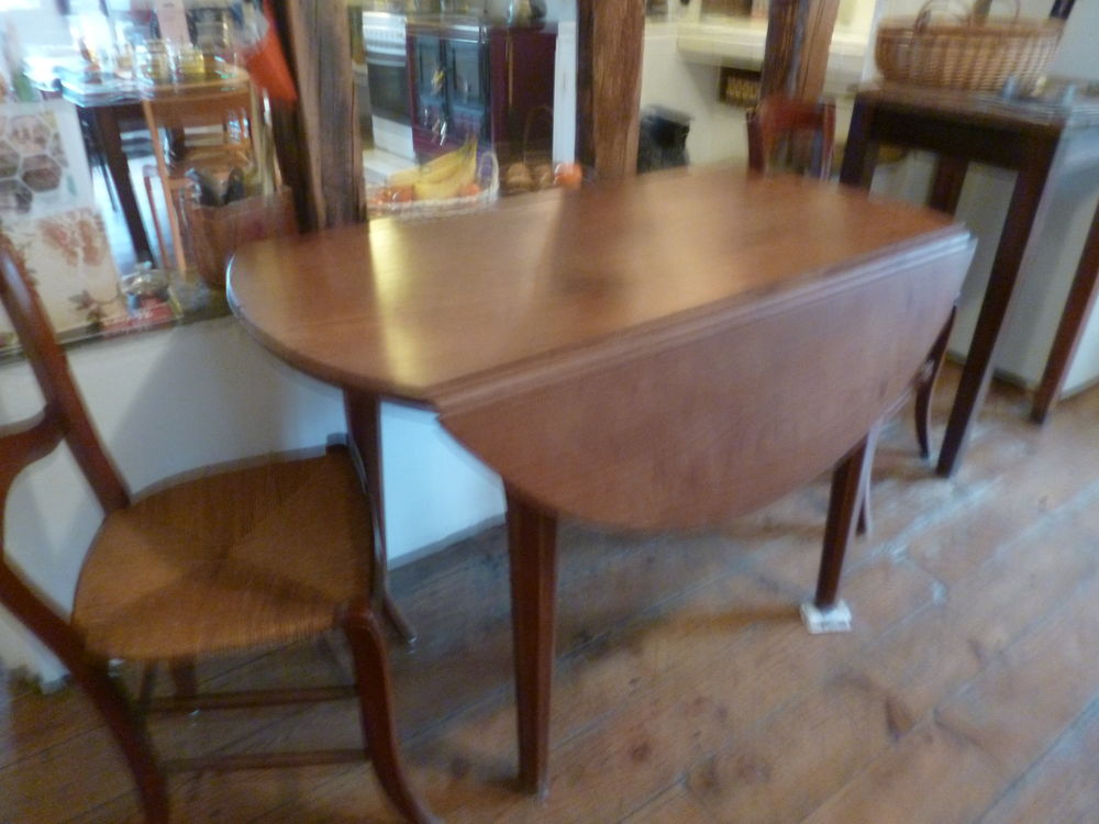 table ronde � rabat en merisier 0 Saint-Martin-d'Arrossa (64)