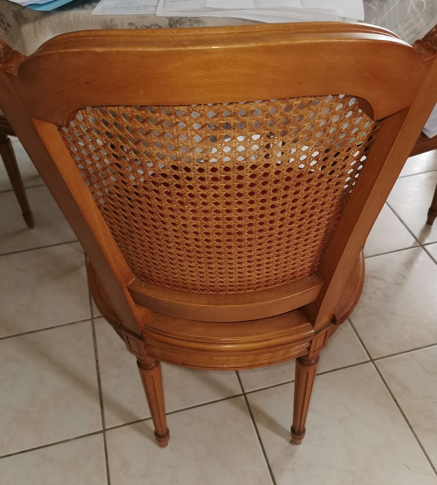 Table ronde Roche Bobois, rallonge centrale et ses 4 chaises 1500 Clermont-Ferrand (63)