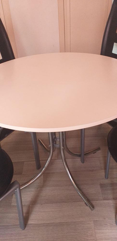 Table ronde 50 Tarbes (65)