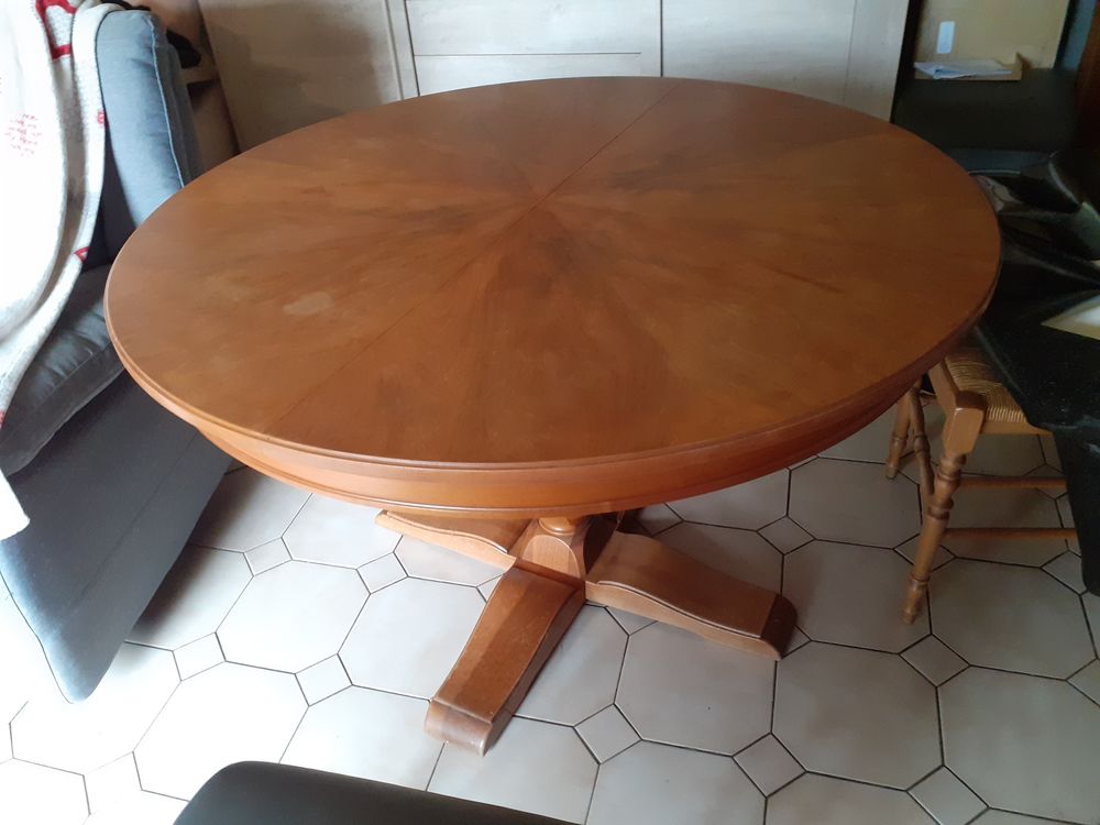  table ronde  0 Athesans-Étroitefontaine (70)