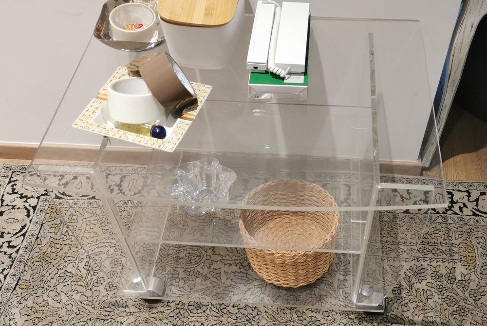 Table roulante plexiglass David Lange - t�l�/ hifi 100 Cannes (06)