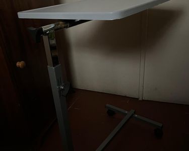 table � roulette d'h�pital 30 Saint-Maurice-en-Gourgois (42)