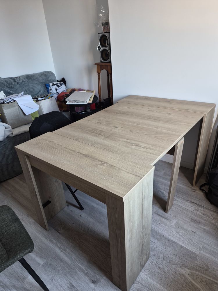 Je un table de salle a 60 euros 60 Hermes (60)