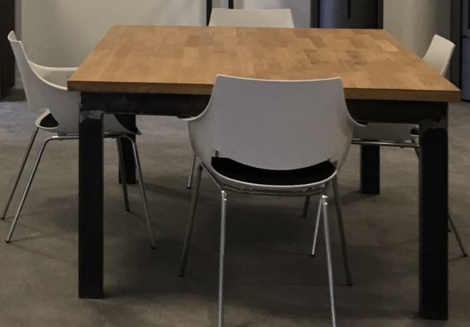 TABLE DE SALLE A MANGER 250 B�ziers (34)