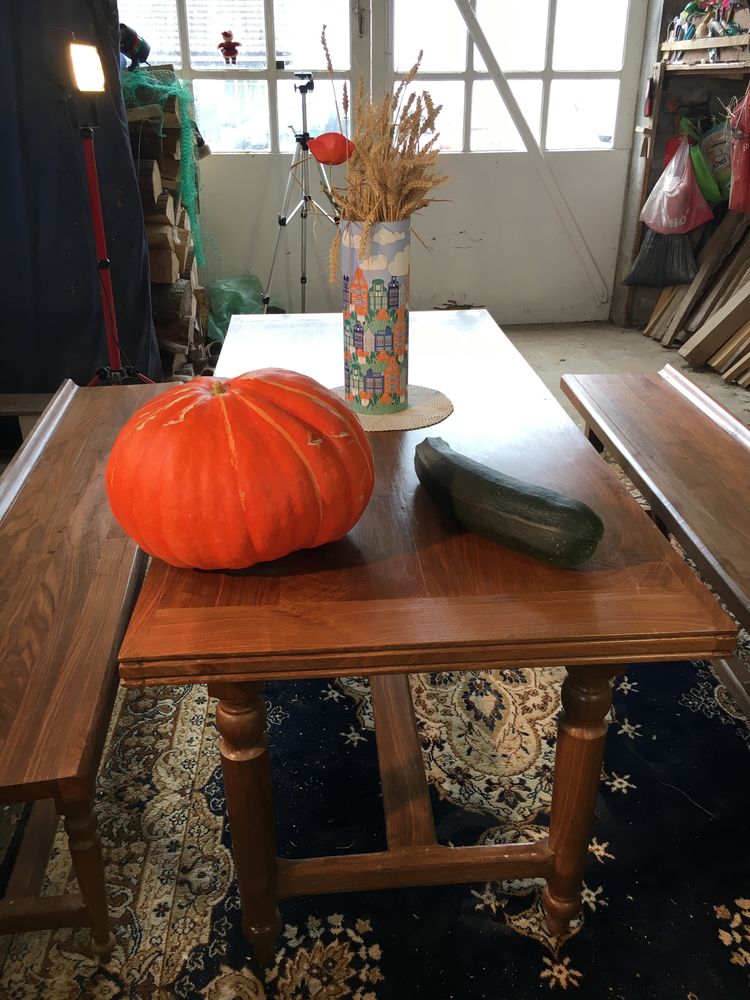 Table salle � manger en noyer massif 650 Sainte-Genevi�ve (60)