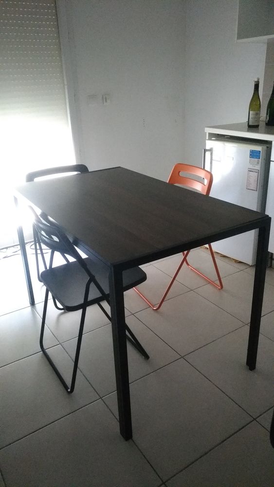Table salle � manger 120x70x75
60 Nice (06)