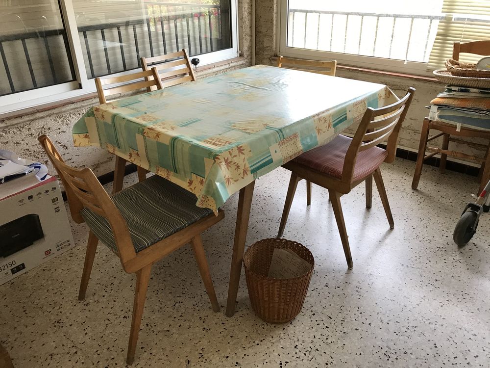 Table salle a manger 150 Solli�s-Pont (83)