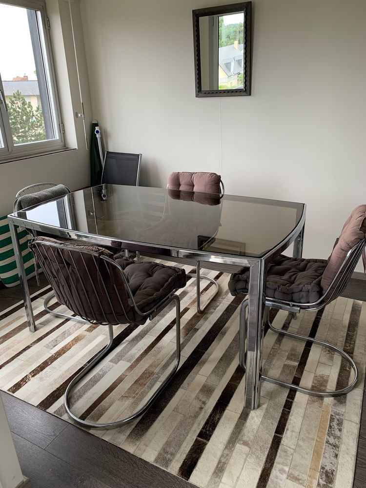 Table de salle � manger avec 4 chaises 200 Tourg�ville (14)