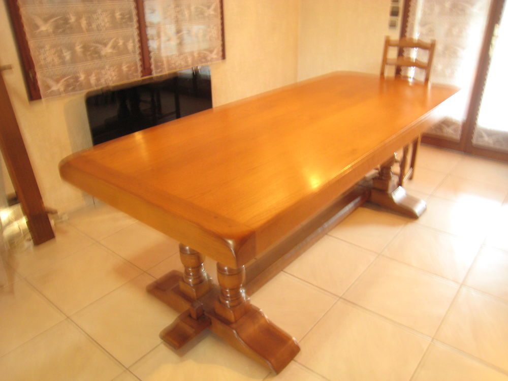 Table Salle � Manger, Massive 0 Aubiac (47)