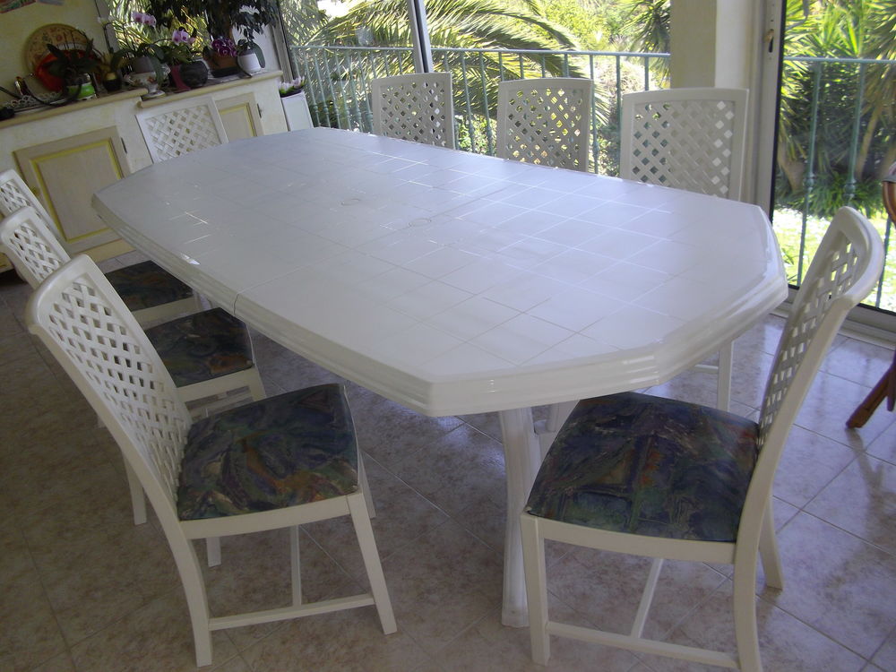 table de salle � manger ,chaises 520 Villeneuve-Loubet (06)