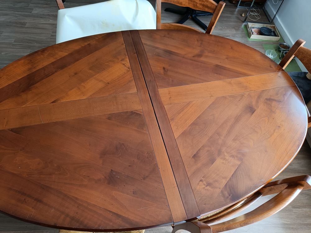 table salle � manger + chaises 500 Angers (49)