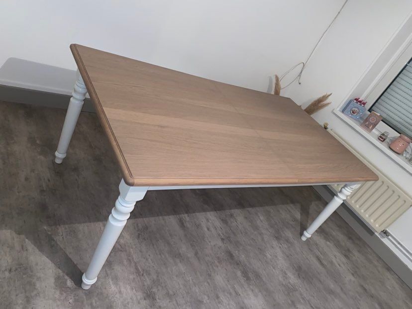 Table salle a manger neuve 300 Bertrange (57)