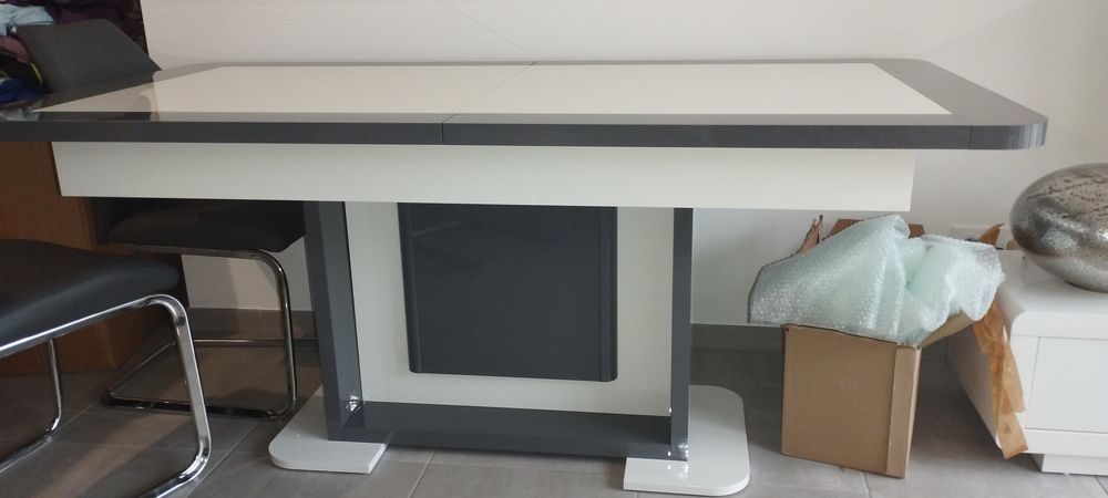 Table de salle � manger 250 Villefranche-sur-Sa�ne (69)