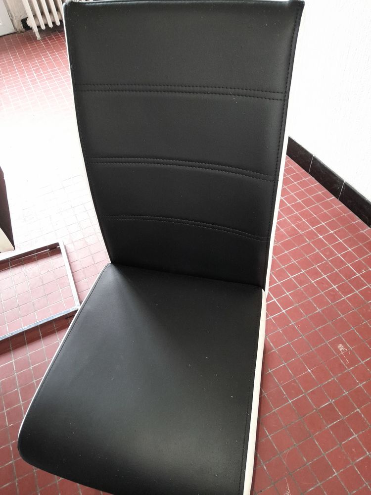 Table de salle � manger 700 Roudouallec (56)